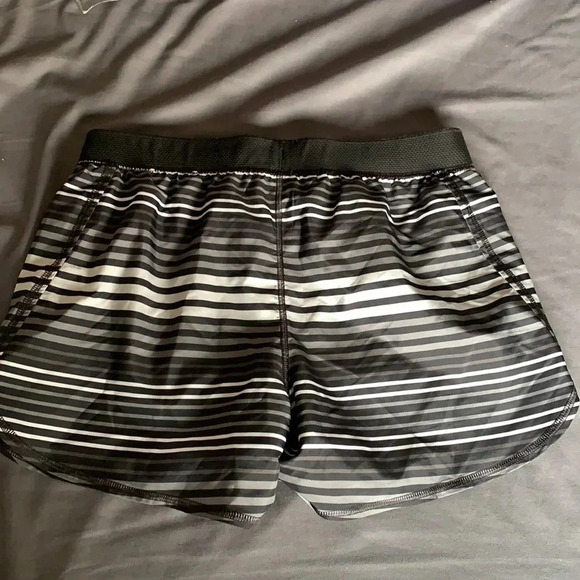 Reebok running shorts size youth XL - Picture 4 of 7
